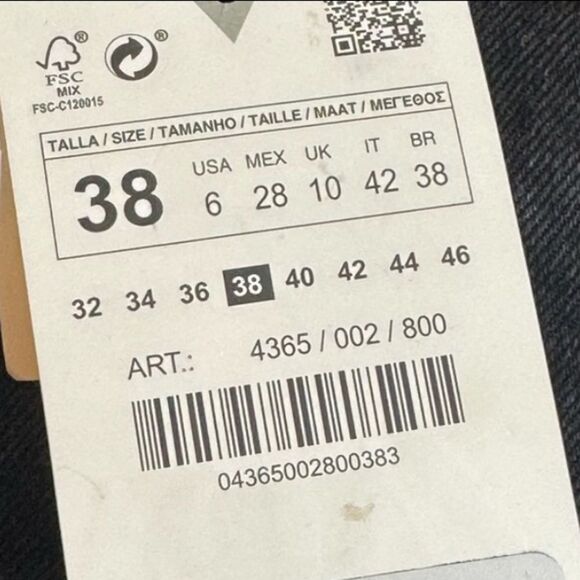 Zara Shorts Womens Sz 6 High Rise Distressed Denim Black Frayed Hem Metal Button - Picture 13 of 13